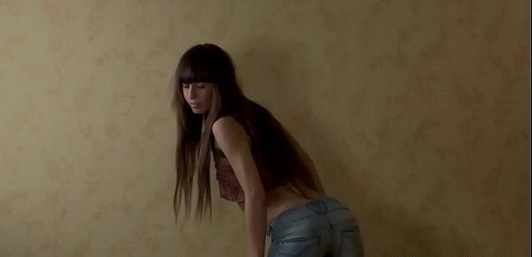 Hot girlfriend in jeans teasing